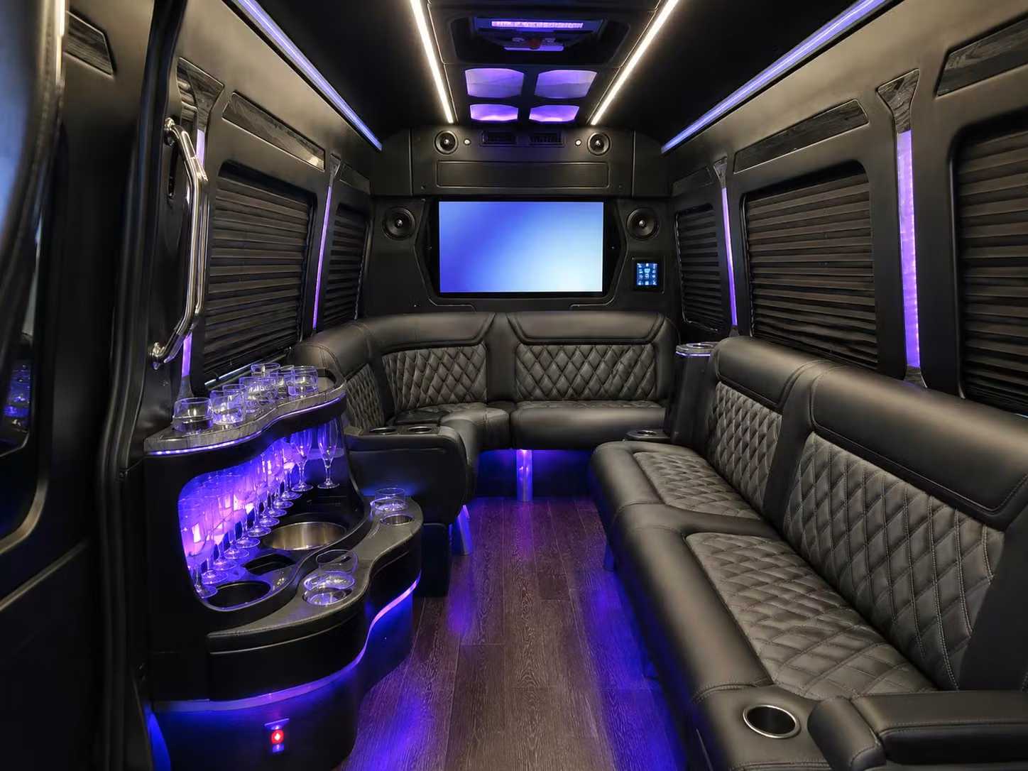 charterbusrentalfontanaca com makes long distance field trip transportation from fontana easy